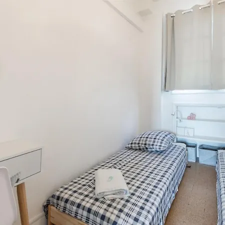 Nice Apt With Balcony At 2 Min From The Port