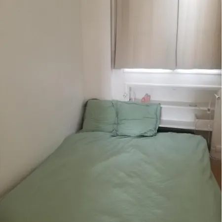 Nice Apt With Balcony At 2 Min From The Port Apartman *