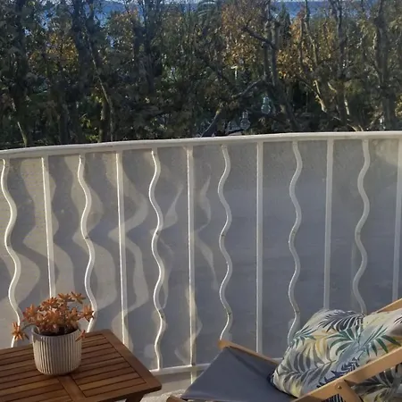 Nice Apt With Balcony At 2 Min From The Port Apartment *